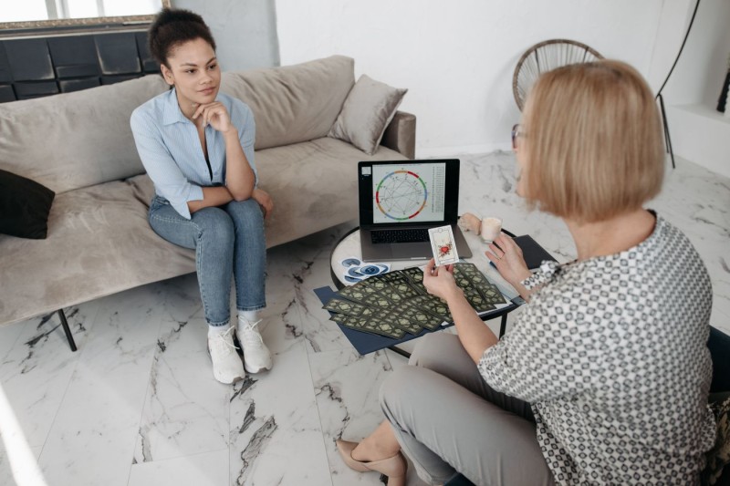 How to Find a Trusted Astrologer for Online Consultation